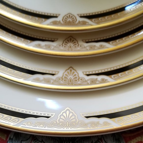 Royal Doulton Andover 5 pc Place Setting Elegant English Fine Bone China - Picture 3 of 12
